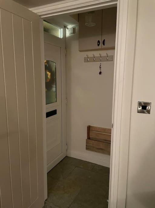 Brook Cottage 홀름퍼스 외부 사진